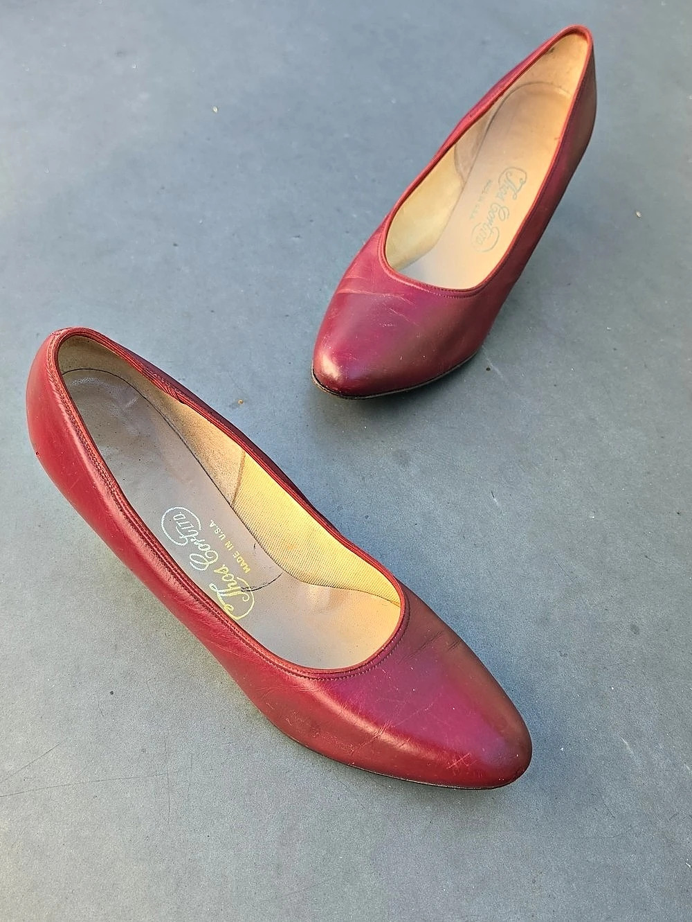 Thos Cort Ltd. Ladies Vintage Genuine Leather Pointed Toe Heels C